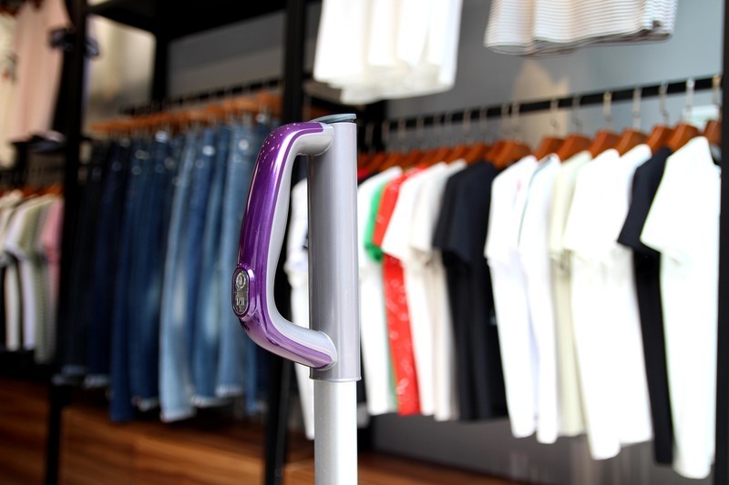 嫌打扫麻烦？这款吸尘器帮你解决麻烦