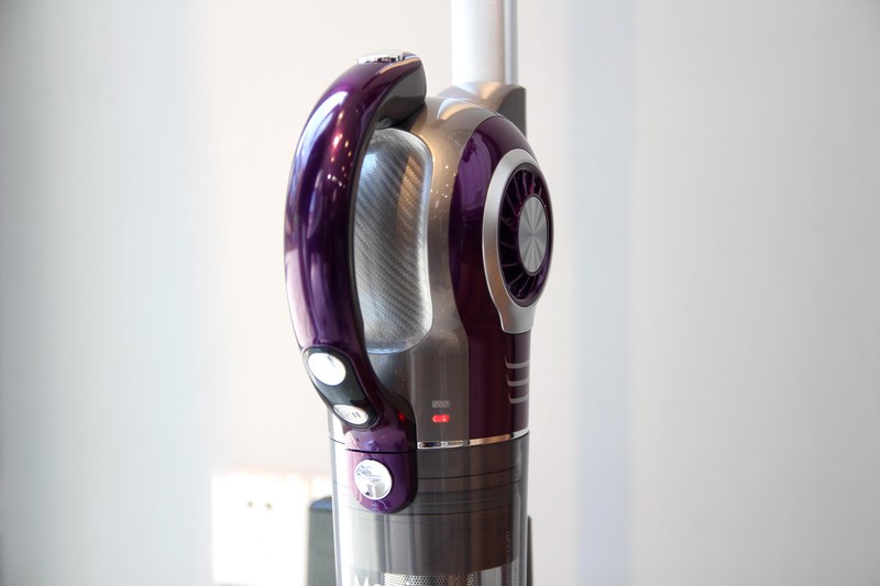 嫌打扫麻烦？这款吸尘器帮你解决麻烦