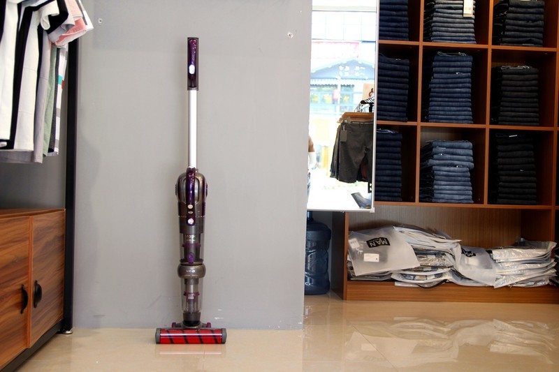 嫌打扫麻烦？这款吸尘器帮你解决麻烦