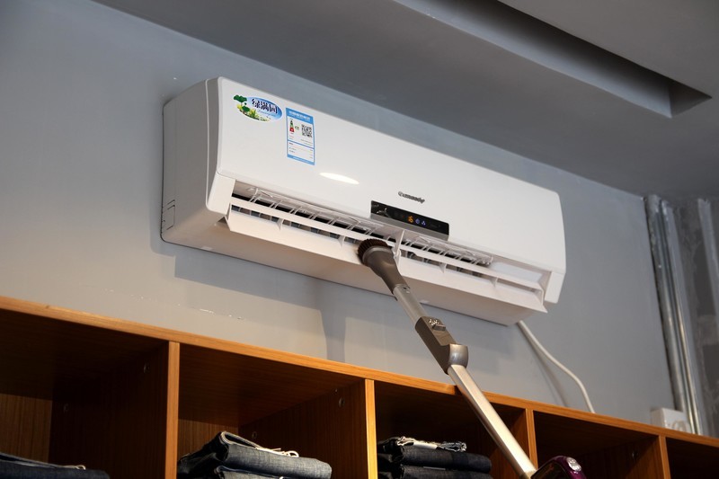 嫌打扫麻烦？这款吸尘器帮你解决麻烦