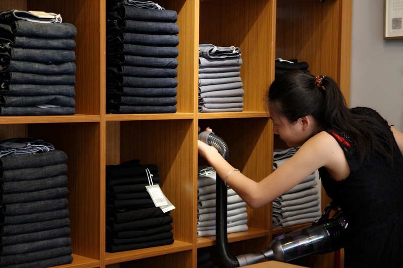 嫌打扫麻烦？这款吸尘器帮你解决麻烦