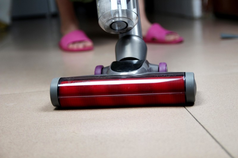 嫌打扫麻烦？这款吸尘器帮你解决麻烦