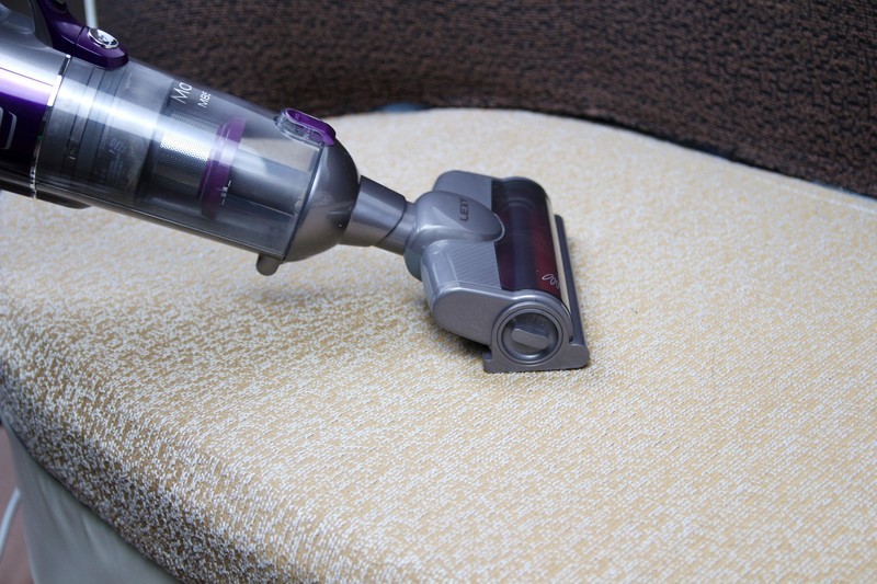 嫌打扫麻烦？这款吸尘器帮你解决麻烦