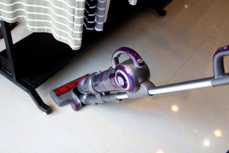 嫌打扫麻烦？这款吸尘器帮你解决麻烦