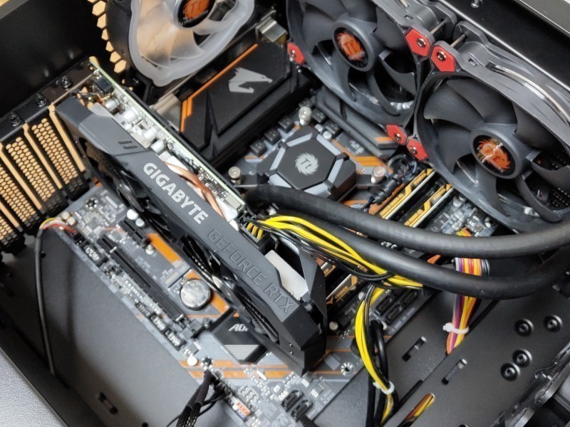 装机那些事之机箱篇十二：Tt挑战者H2中塔机箱上机