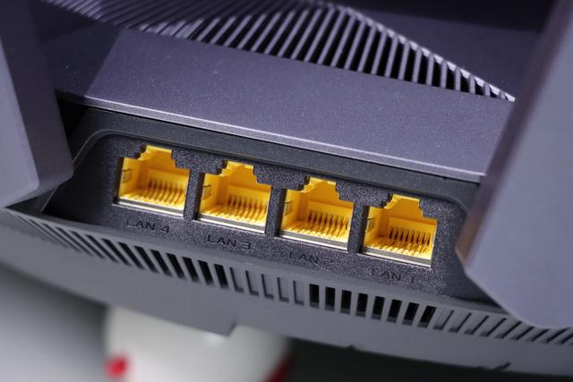 万兆家庭数据中心最重要一环补上了！帝王蟹联通NAS的时代来了！