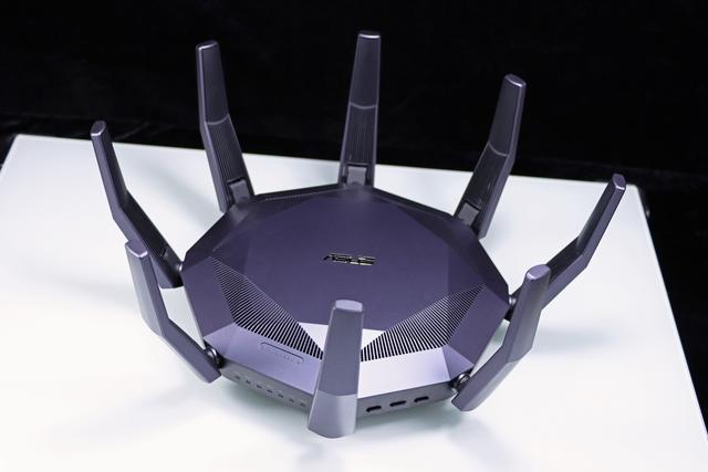 万兆家庭数据中心最重要一环补上了！帝王蟹联通NAS的时代来了！