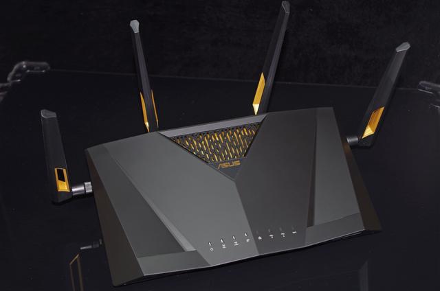 万兆家庭数据中心最重要一环补上了！帝王蟹联通NAS的时代来了！