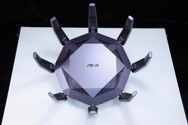 万兆家庭数据中心最重要一环补上了！帝王蟹联通NAS的时代来了！