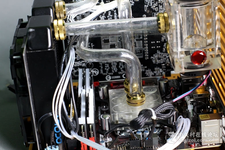 一款自带手办属性和情怀的水冷主机---瓦力WALL·E