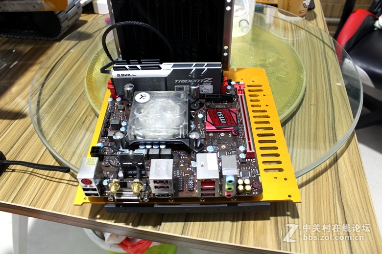 一款自带手办属性和情怀的水冷主机---瓦力WALL·E