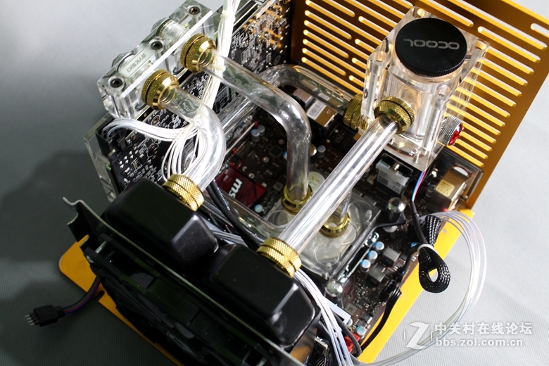 一款自带手办属性和情怀的水冷主机---瓦力WALL·E