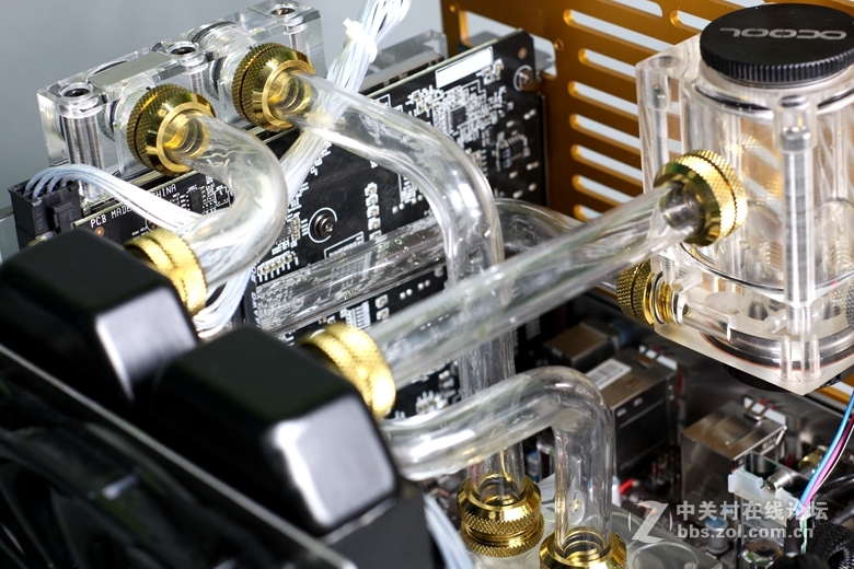 一款自带手办属性和情怀的水冷主机---瓦力WALL·E