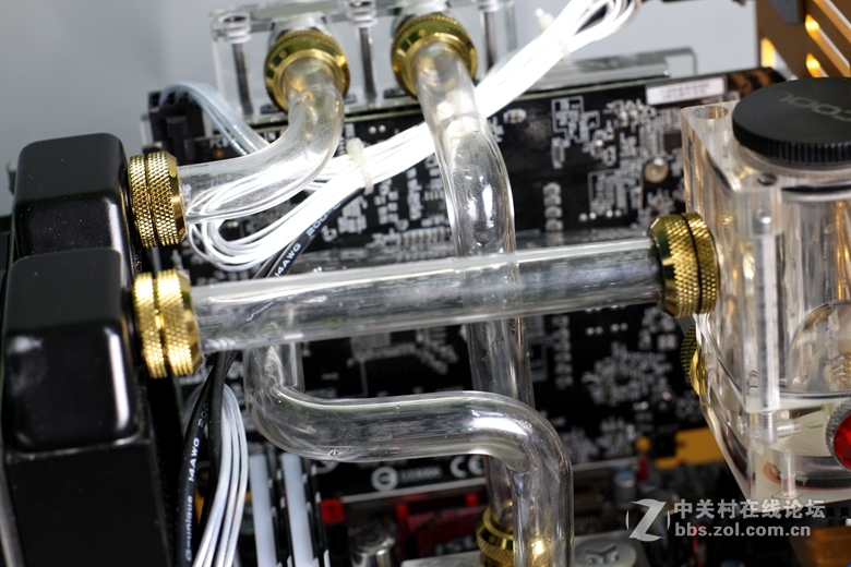 一款自带手办属性和情怀的水冷主机---瓦力WALL·E