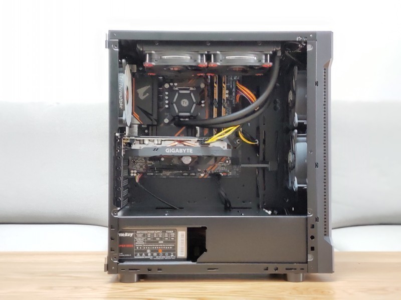 装机那些事之机箱篇十二：Tt挑战者H2中塔机箱上机