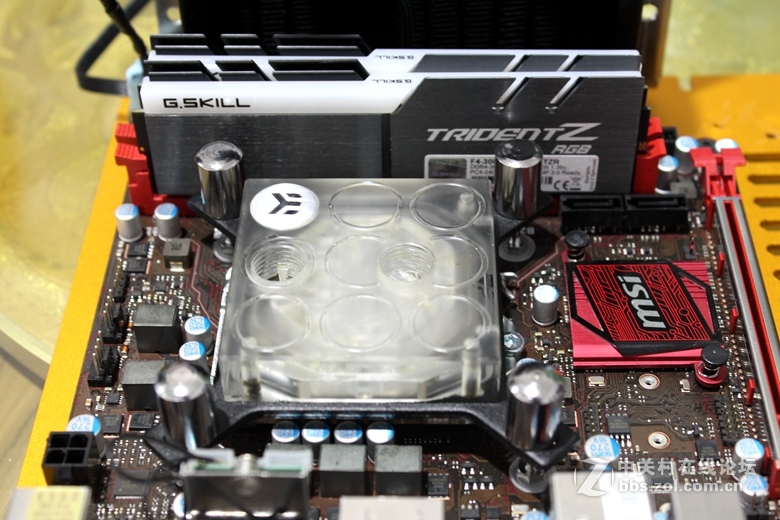 一款自带手办属性和情怀的水冷主机---瓦力WALL·E