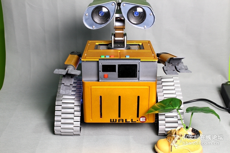 一款自带手办属性和情怀的水冷主机---瓦力WALL·E