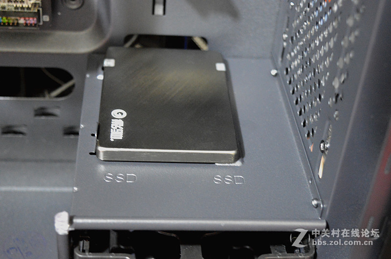 ＃一台有信仰的电竞水冷箱＃白色跑车造型 动感十足