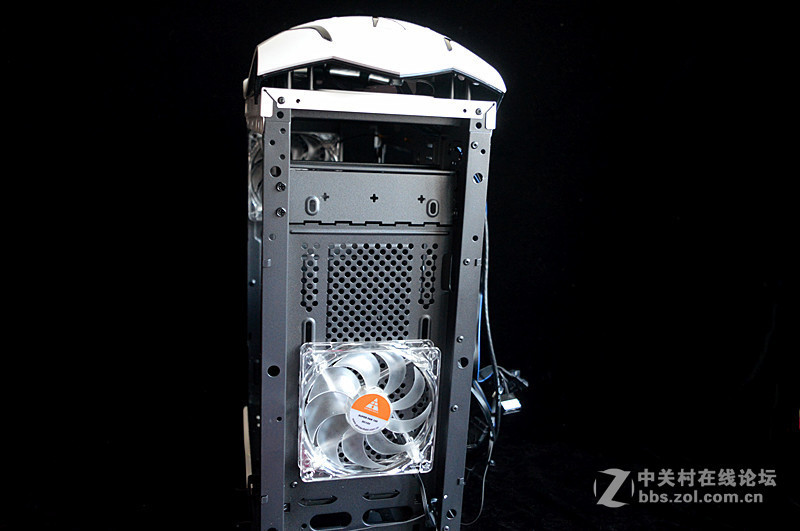 ＃一台有信仰的电竞水冷箱＃白色跑车造型 动感十足