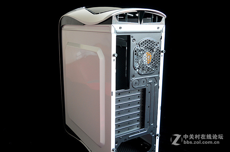 ＃一台有信仰的电竞水冷箱＃白色跑车造型 动感十足