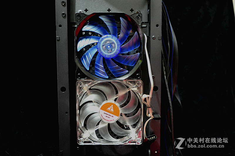 ＃一台有信仰的电竞水冷箱＃白色跑车造型 动感十足