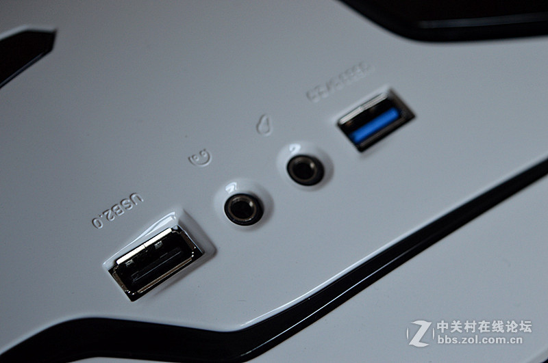 ＃一台有信仰的电竞水冷箱＃白色跑车造型 动感十足