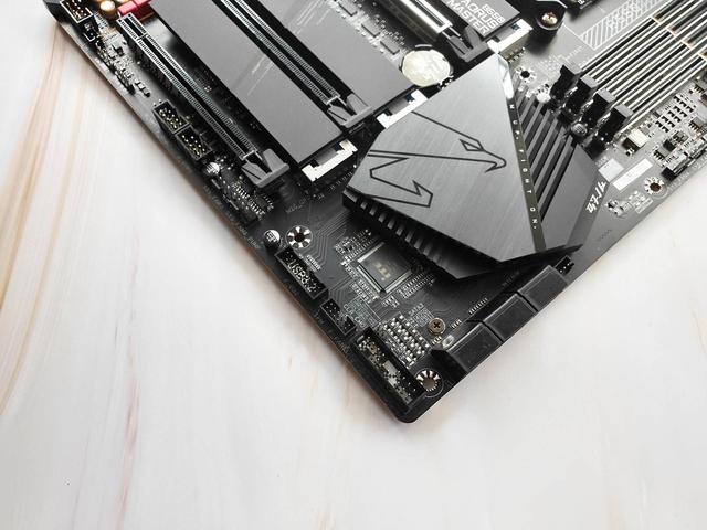 从技嘉B550 AORUS MASTER主板安装说起，ATX主板实力强劲