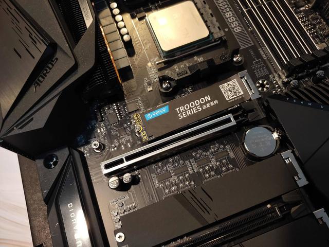 从技嘉B550 AORUS MASTER主板安装说起，ATX主板实力强劲