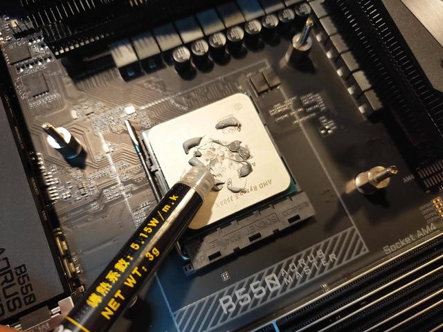 从技嘉B550 AORUS MASTER主板安装说起，ATX主板实力强劲