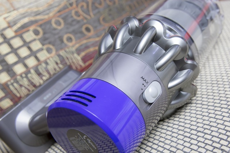 钱不是问题，4990元戴森Cyclone V10 TM无绳吸尘器用了才认为值！