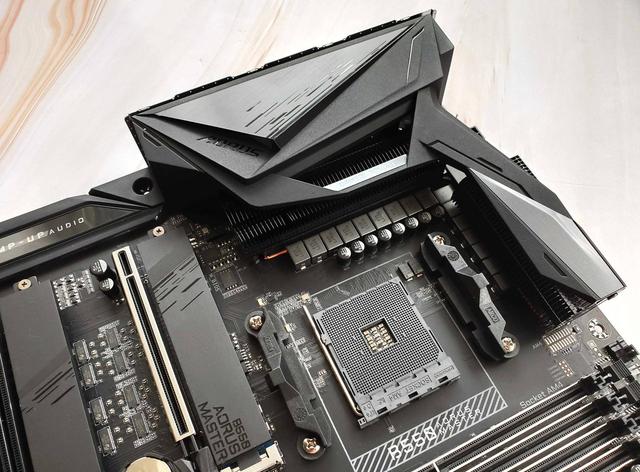 从技嘉B550 AORUS MASTER主板安装说起，ATX主板实力强劲