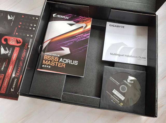 从技嘉B550 AORUS MASTER主板安装说起，ATX主板实力强劲
