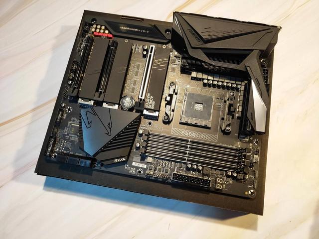 从技嘉B550 AORUS MASTER主板安装说起，ATX主板实力强劲