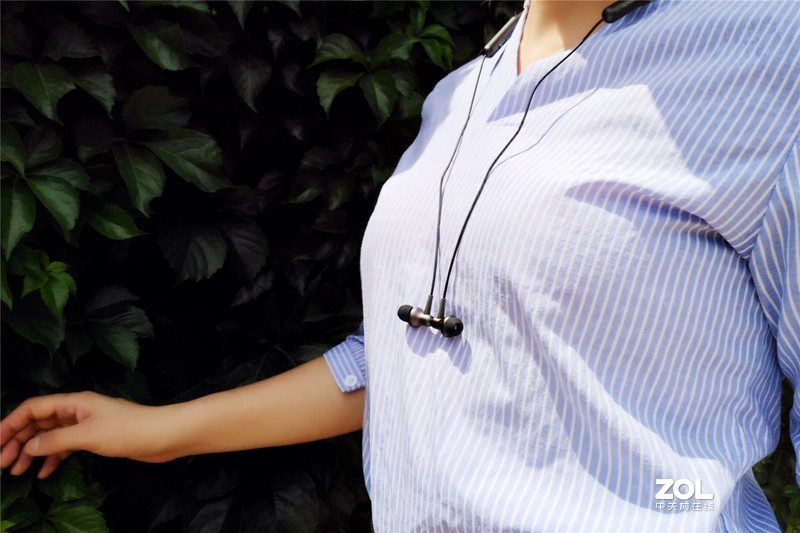 全新升级，更时尚，1MORE 时尚蓝牙耳机PRO版