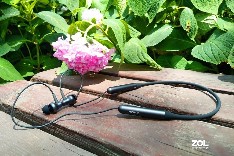全新升级，更时尚，1MORE 时尚蓝牙耳机PRO版