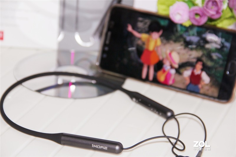 全新升级，更时尚，1MORE 时尚蓝牙耳机PRO版