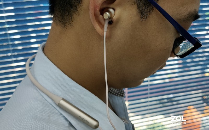 轻奢时尚，潮人选择 - 1MORE蓝牙耳机PRO版