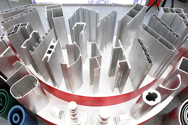 #版主坐堂# 为啥全铝机箱为什么贵