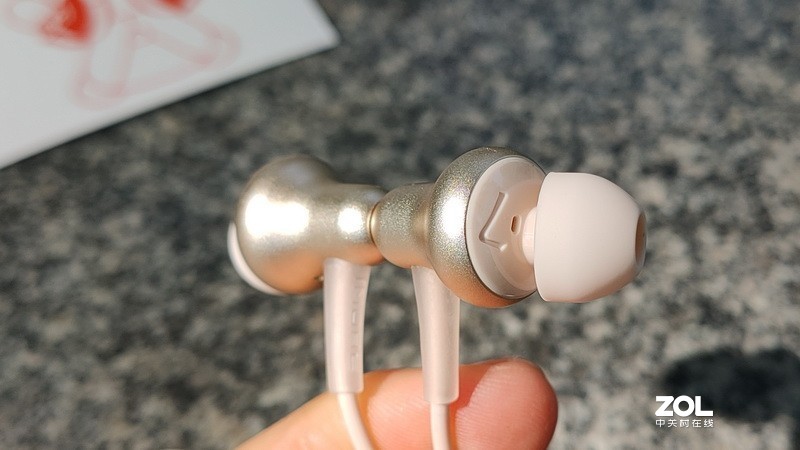 轻奢时尚，潮人选择 - 1MORE蓝牙耳机PRO版