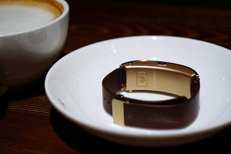 体验奢华与时尚的撼世之美-华为手环B3