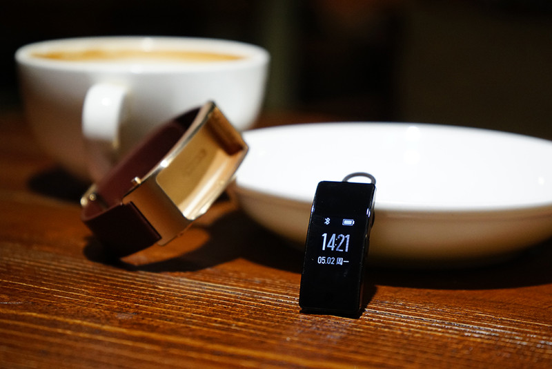 体验奢华与时尚的撼世之美-华为手环B3