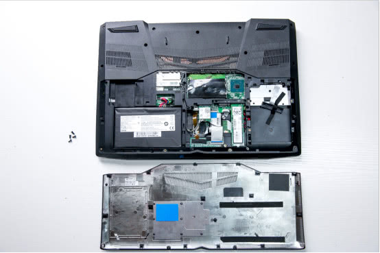 搭载双PCIE硬盘接口，火影地狱火X5内存硬盘加装