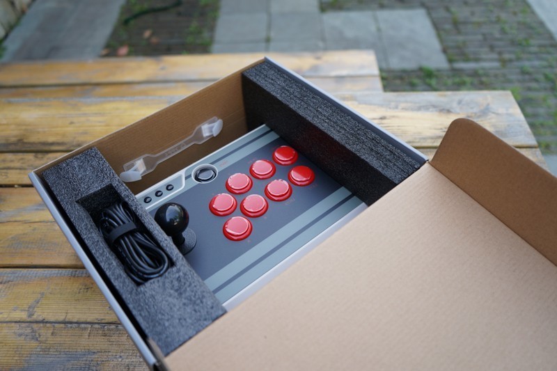 重温街机厅的味道八位堂n30无线蓝牙街机摇杆上手体验