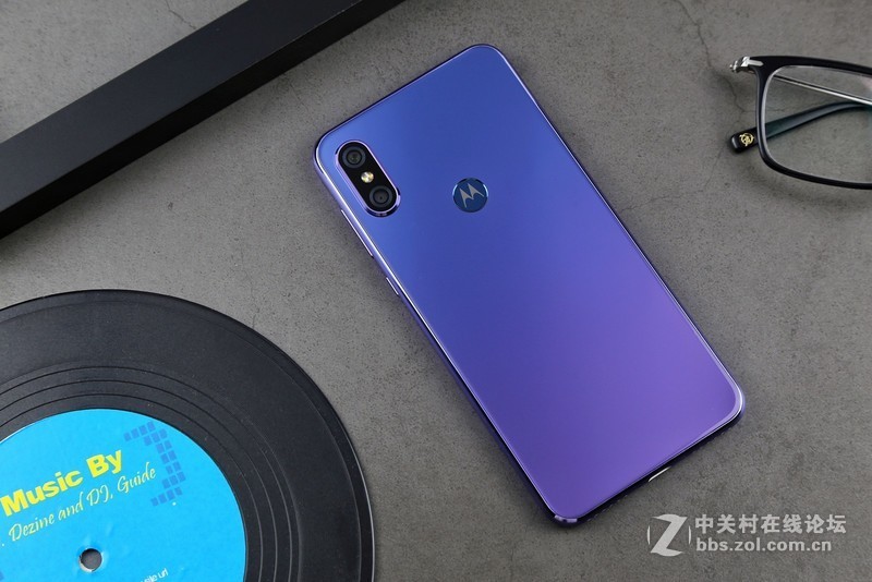 当科技遇上时尚，motorola p30极光色版图赏