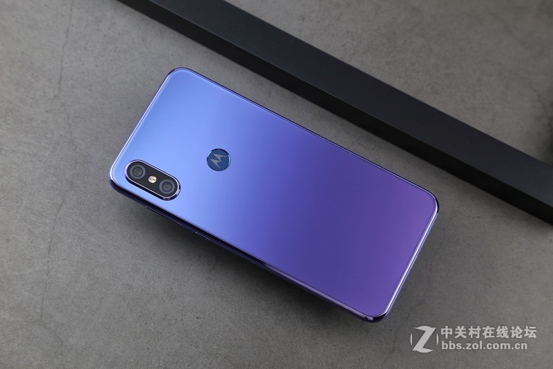 当科技遇上时尚，motorola p30极光色版图赏