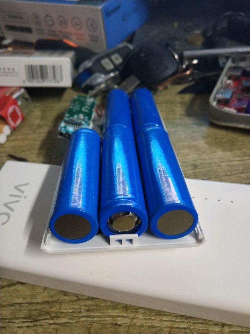 这就是充电宝内部结构