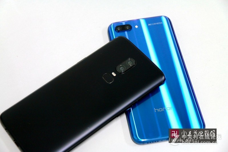【小三爷评测】一加6与荣耀10两款性价比“吃鸡”神器的对决