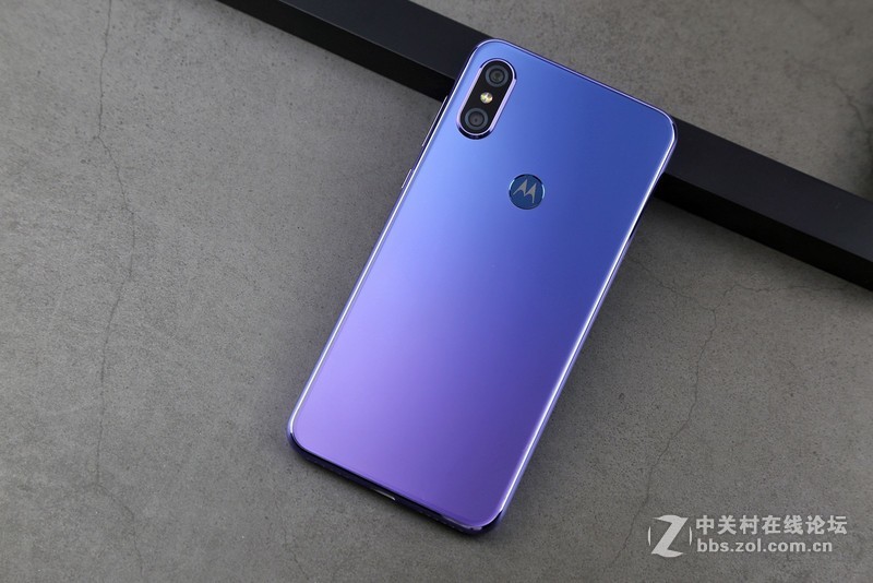 当科技遇上时尚，motorola p30极光色版图赏