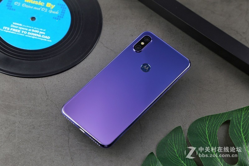 当科技遇上时尚，motorola p30极光色版图赏