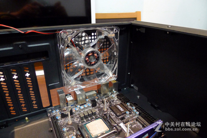 不能浪费了全尺寸侧透，金河田预见V8灯光散热小改造